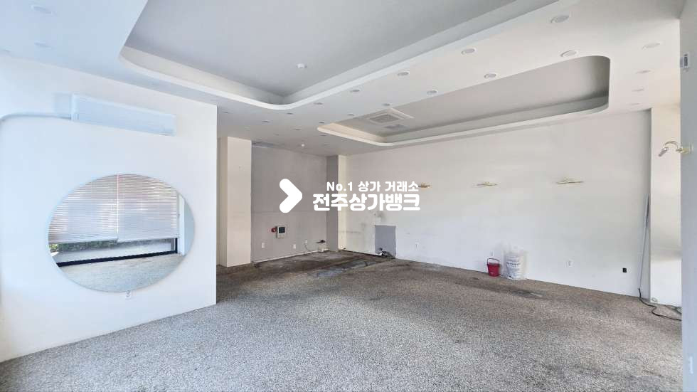 전북 전주완산구 효자동3가 효자동3가 다이소 부근 내부 인테리어 깔끔 전용20평 내부룸,에어컨 2대설치 즉시입주가능 ! 월세 매물번호 16103 사진 3