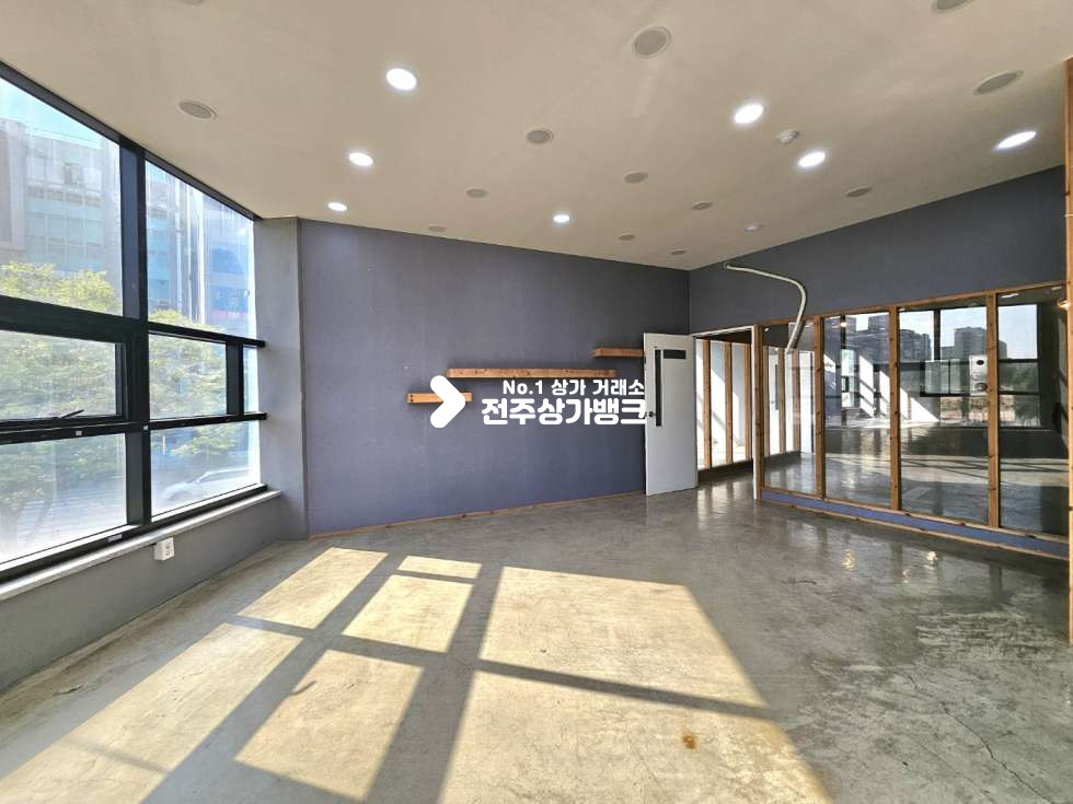 전북 전주덕진구 덕진동2가 하가지구//대로변2층//노출 최상//내부 최상 월세 매물번호 16106 사진 7