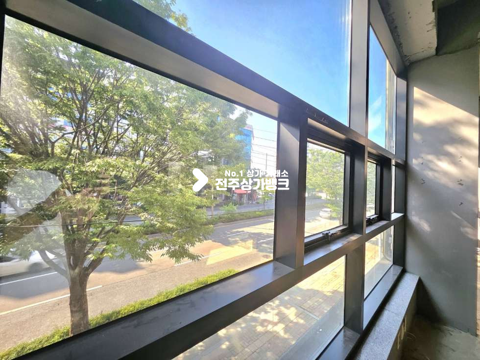 전북 전주덕진구 덕진동2가 하가지구//대로변2층//노출 최상//내부 최상 월세 매물번호 16106 사진 16