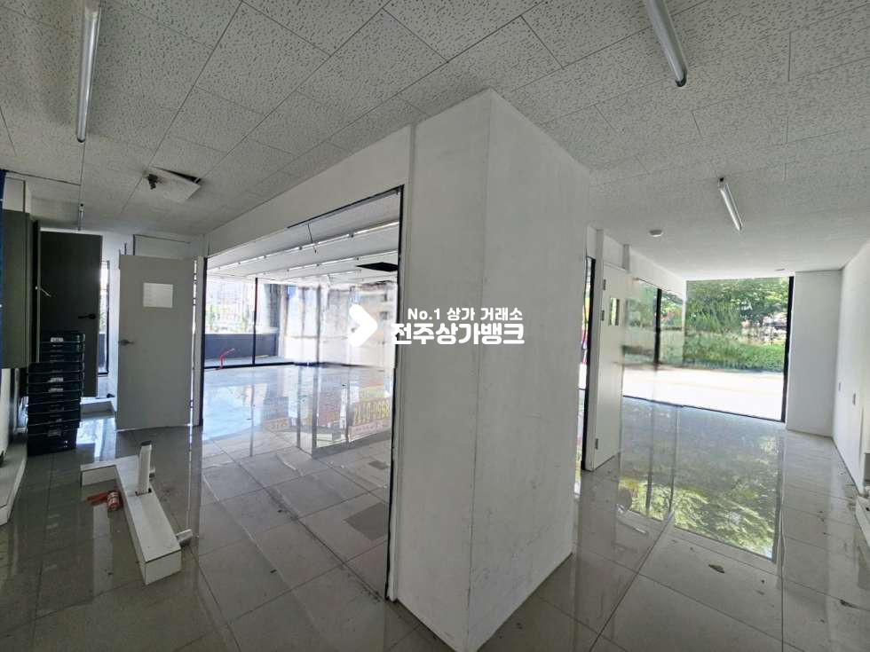 전북 전주완산구 중화산동2가 중화산동코너상가//테라스유//카페추천 월세 매물번호 16108 사진 6