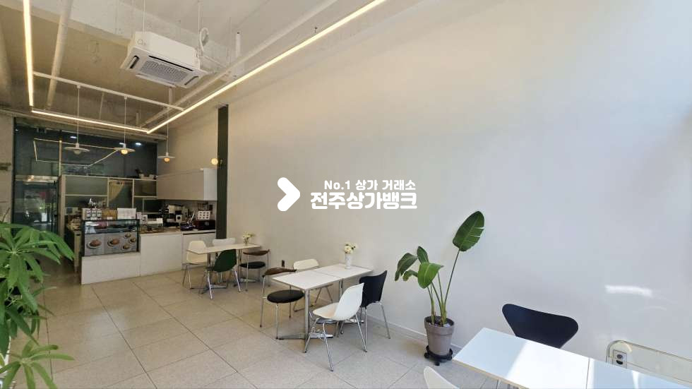 전북 전주완산구 효자동3가 효자동 다이소 사거리부근 유동인구많은 카페 상가 권리금협의가능 월세 매물번호 16123 사진 3