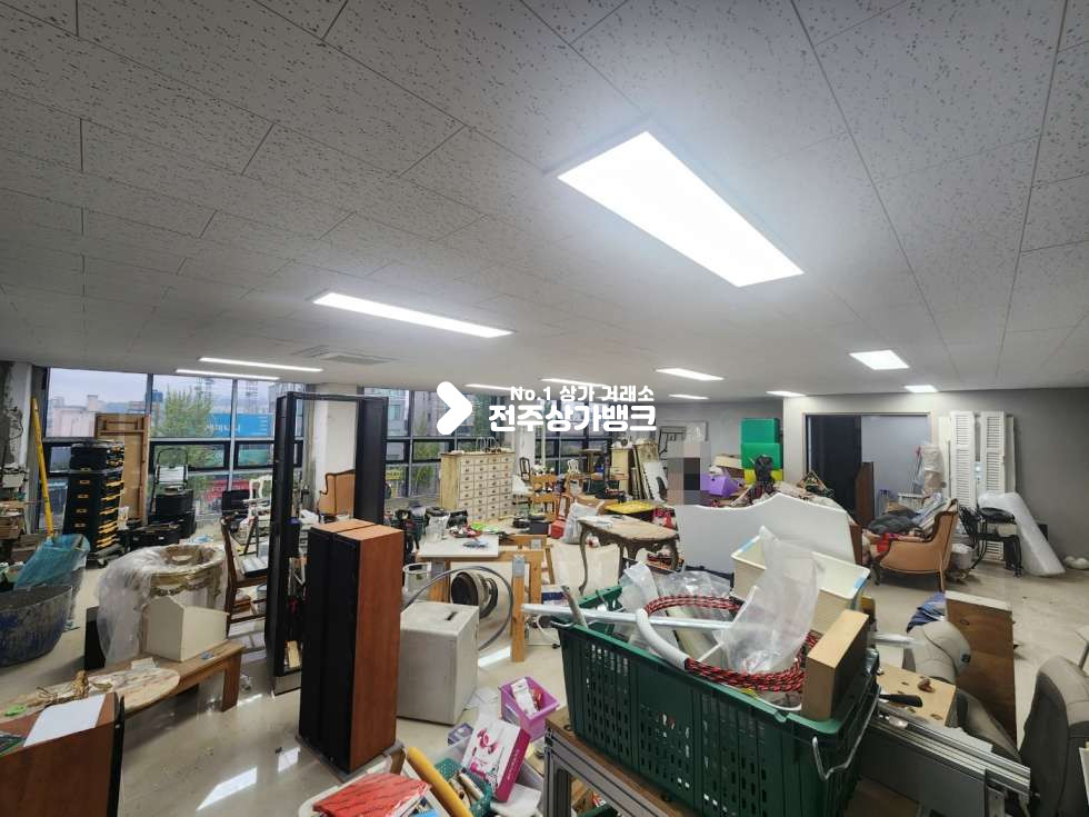 전북 전주완산구 서신동 백제로 대로변 4층 광고효과 좋은 상가 , 스튜디오 , 필라테스등으로 강력추천 월세 매물번호 15255 사진 2