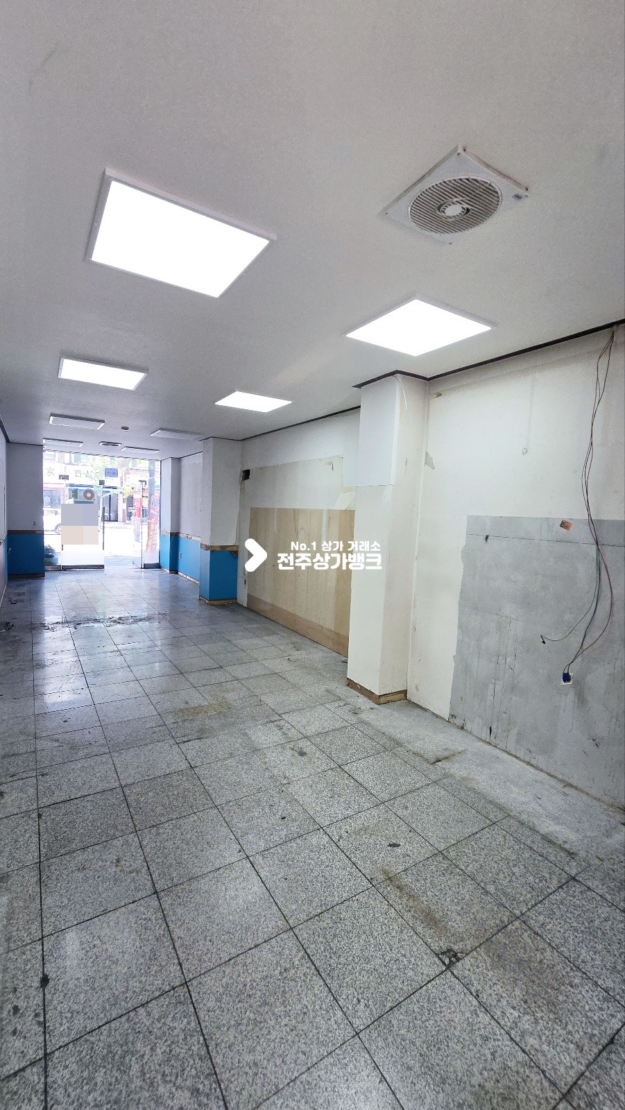 전북 전주완산구 서신동 서신동 대단위아파트 단지 부근 유동인구 매우많아 프렌차이즈업종 강력추천 자리 ! 보증금,월세협의가능 월세 매물번호 16178 사진 1