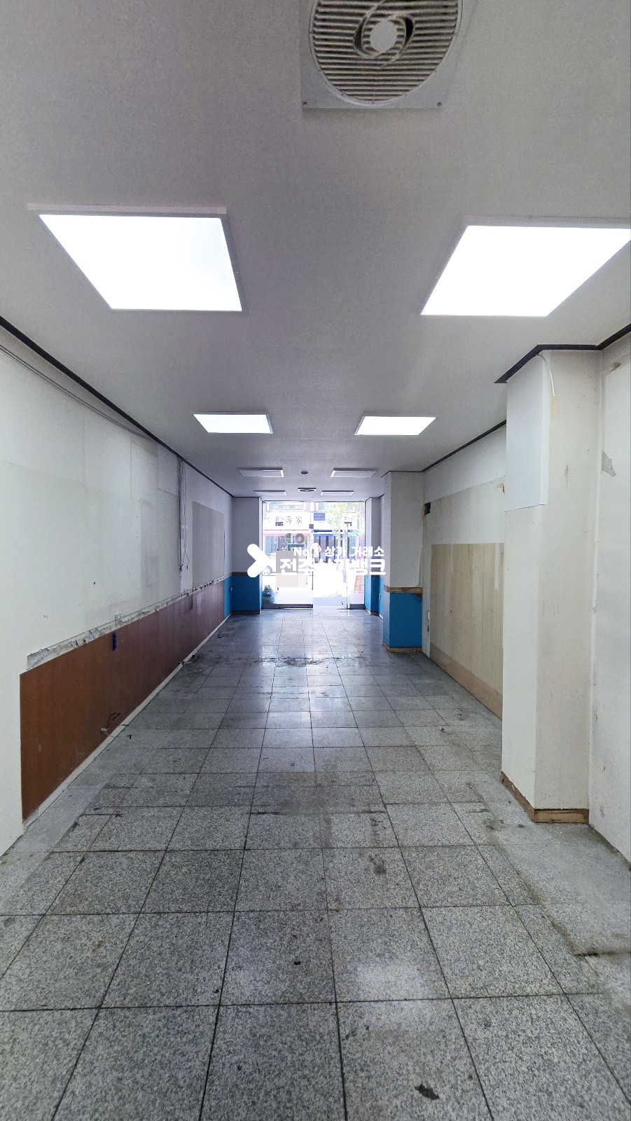 전북 전주완산구 서신동 서신동 대단위아파트 단지 부근 유동인구 매우많아 프렌차이즈업종 강력추천 자리 ! 보증금,월세협의가능 월세 매물번호 16178 사진 2