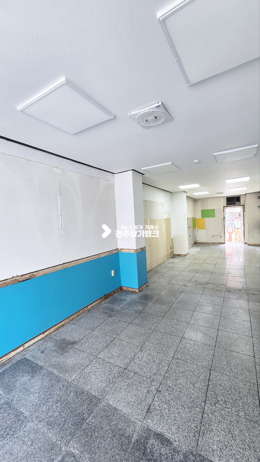 전북 전주완산구 서신동 서신동 대단위아파트 단지 부근 유동인구 매우많아 프렌차이즈업종 강력추천 자리 ! 보증금,월세협의가능 월세 매물번호 16178 사진 6