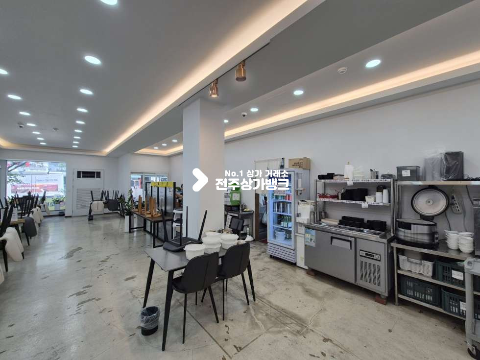 전북 전주완산구 평화동2가 ○평화동 메인거리 1층 깔끔한 인테리어 음식점 양도양수○ 월세 매물번호 16180 사진 2