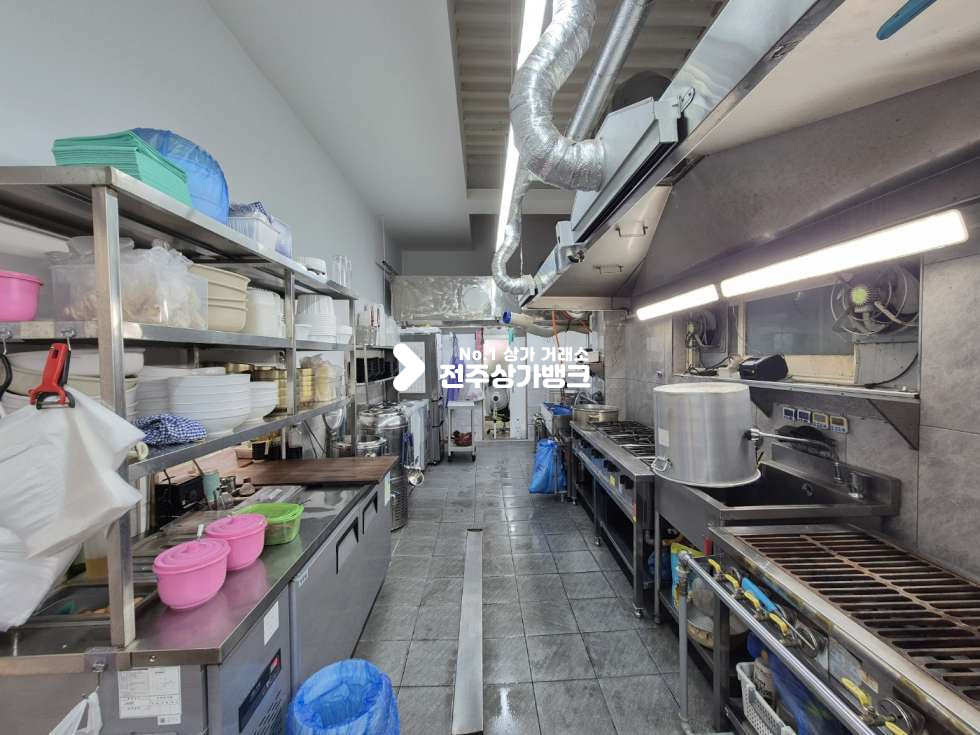 전북 전주완산구 평화동2가 ○평화동 메인거리 1층 깔끔한 인테리어 음식점 양도양수○ 월세 매물번호 16180 사진 6