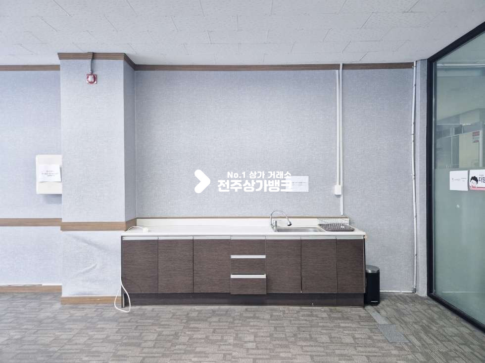 전북 전주완산구 효자동2가 ○효자동 신시가지 깔금한 4층 상가. 사무실 추천○ 월세 매물번호 15530 사진 8