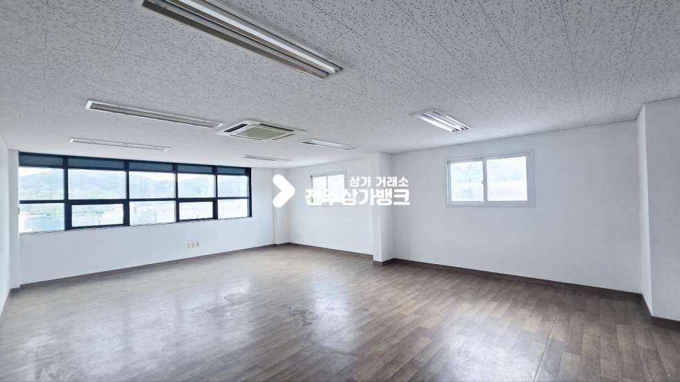 전북 전주완산구 삼천동3가 삼천동3가 김제ic , 혁신빠지기 좋은 2종근생 창고 제조업가능 ! 대형공장 추천 ! 월세 매물번호 16225 사진 14