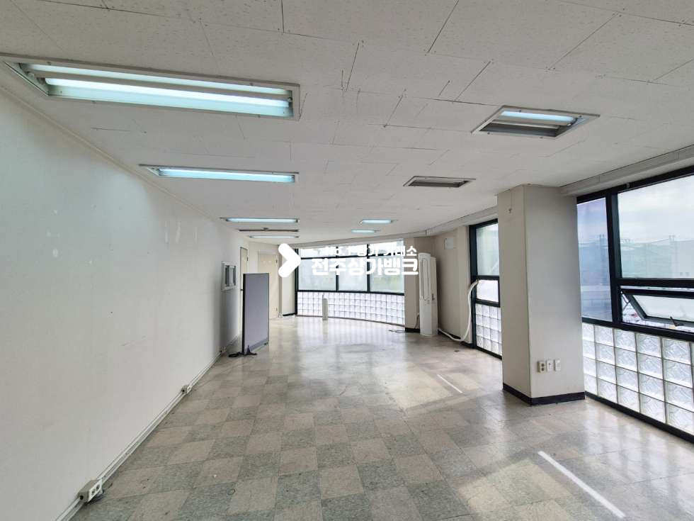 전북 전주완산구 서신동 ○서신동 6층 작은평수 상가 조용한 사무실 적합. 개인사무실 추천○ 월세 매물번호 15248 사진 3