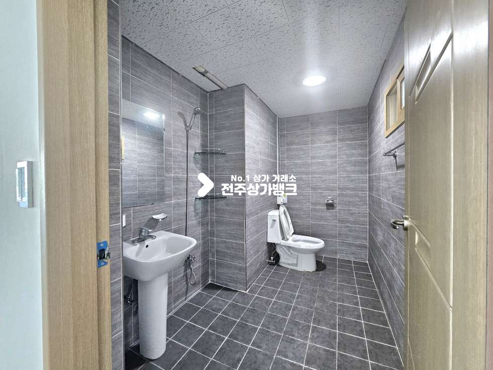 전북 전주완산구 효자동3가 서곡 지구 //저렴하고 아담한 직사각형 상가 월세 매물번호 16256 사진 7