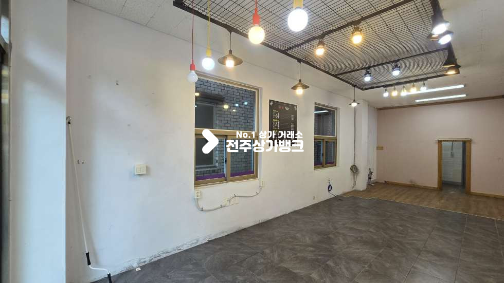 전북 전주완산구 효자동3가 효자동3가 내부깔끔 홍산초 부근 15평형 미용,소매점 강력추천 월세 매물번호 16258 사진 3
