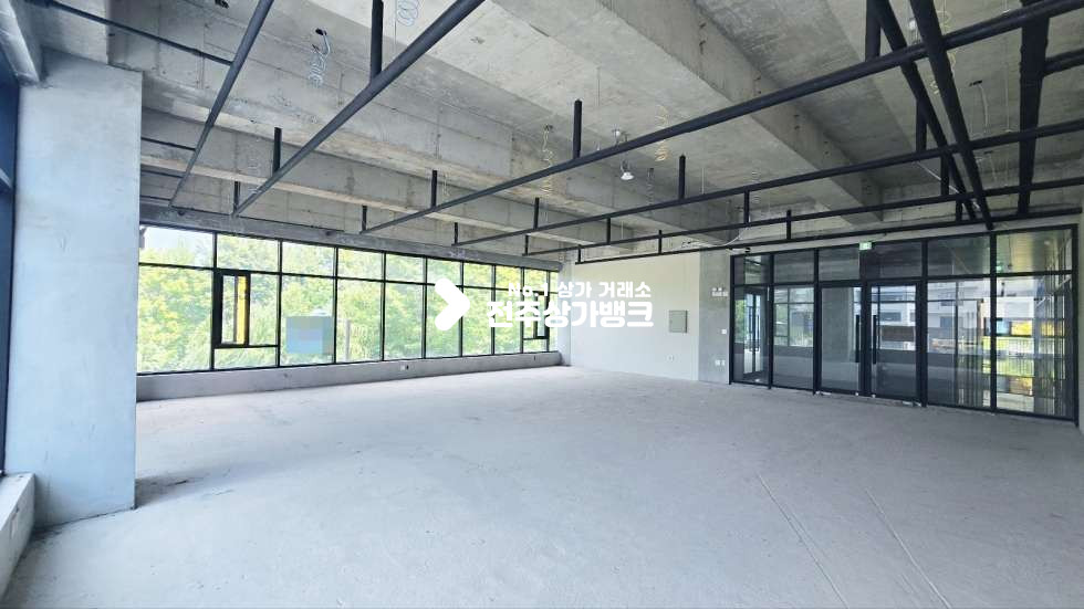 전북 전주덕진구 송천동2가 송천동2가 에코시티 내 43평형 자유업종가능 가격조율가능 즉시입주가능 월세 매물번호 16276 사진 2