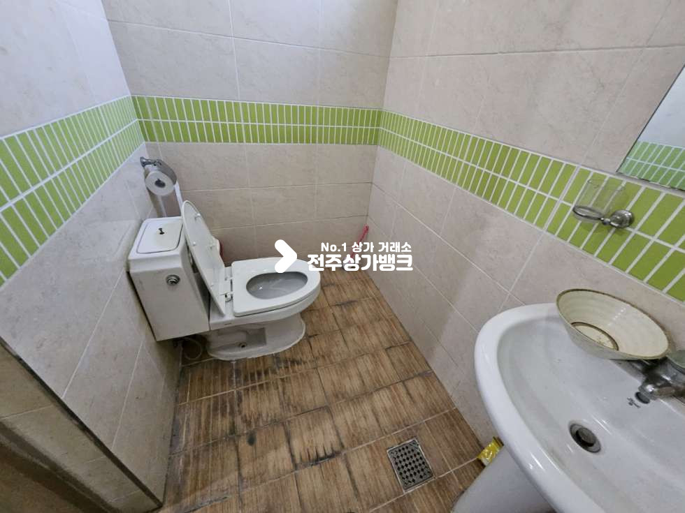 전북 전주완산구 삼천동1가 삼천동 3층 상가// 학원 사무실 추천합니다. 월세 매물번호 13533 사진 8