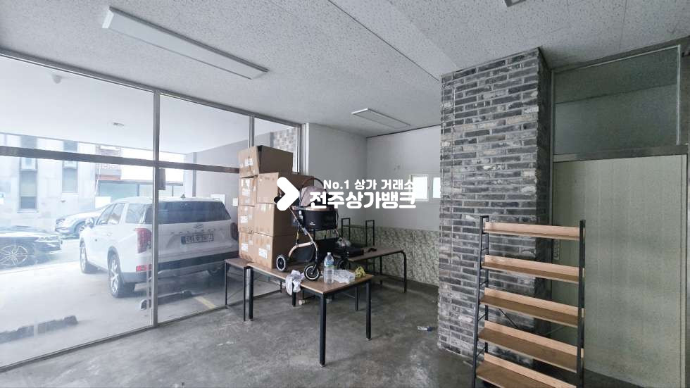 전북 전주완산구 효자동3가 효자동3가 1층 상가 임대 , 문2개설치로 내부 창고로사용도 가능 즉시입주가능 월세 매물번호 16300 사진 2