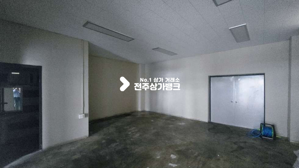 전북 전주완산구 효자동3가 효자동3가 1층 상가 임대 , 문2개설치로 내부 창고로사용도 가능 즉시입주가능 월세 매물번호 16300 사진 4