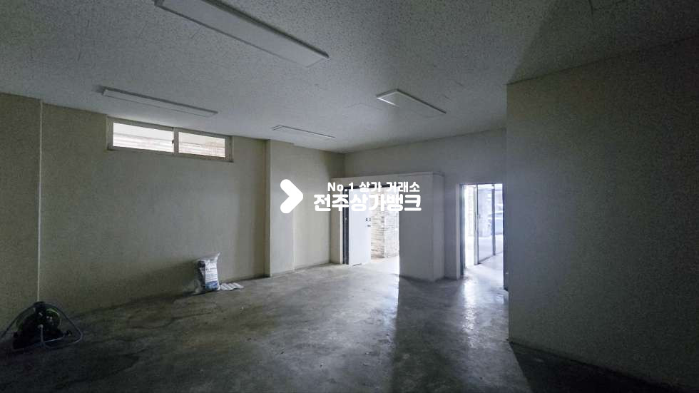 전북 전주완산구 효자동3가 효자동3가 1층 상가 임대 , 문2개설치로 내부 창고로사용도 가능 즉시입주가능 월세 매물번호 16300 사진 6