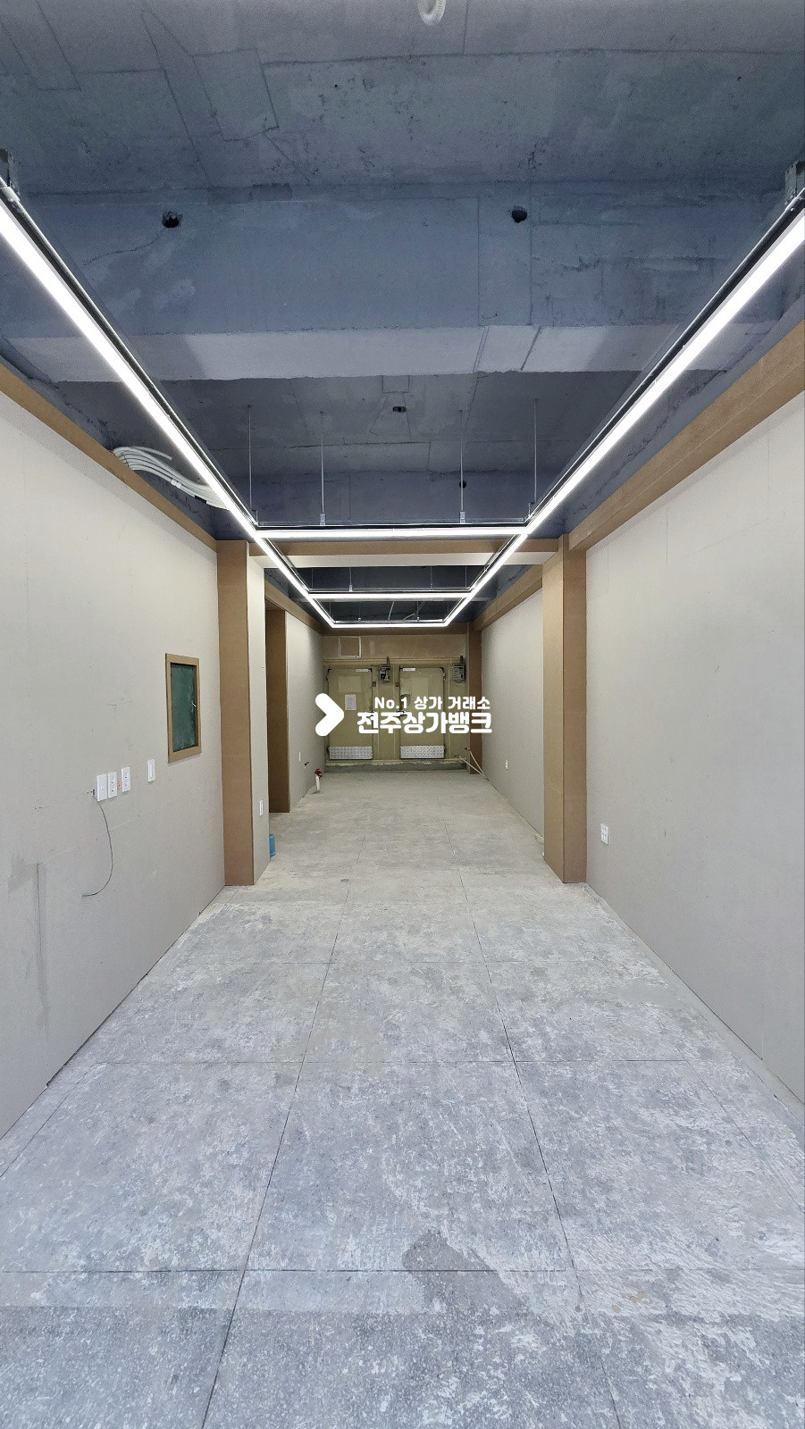 전북 전주덕진구 금암동 유동인구많은 사거리 리모델링상가 즉시입주가능 ! 월세 매물번호 16317 사진 1