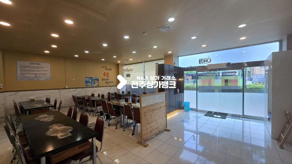 전북 전주덕진구 산정동 산정동 무권리금의 음식점 양도양수 월세 협의가능 옆칸 터서 총 100평 이용도 가능 ! 월세 매물번호 16035 사진 2