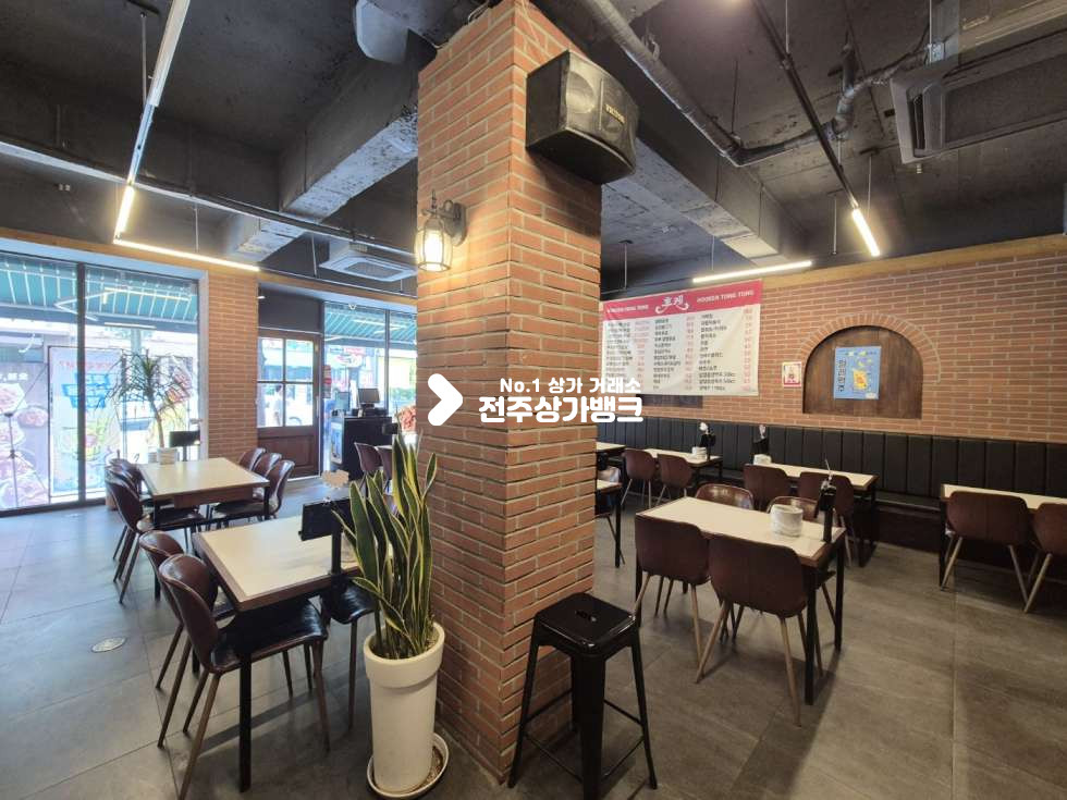 전북 전주완산구 삼천동1가 ○삼천동 먹자골목 치킨프렌차이즈 양도양수 깔끔한 인테리어 그대로!○ 월세 매물번호 16363 사진 3