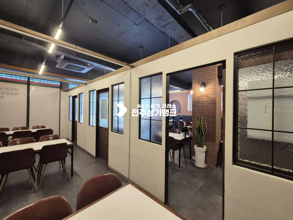 전북 전주완산구 삼천동1가 ○삼천동 먹자골목 치킨프렌차이즈 양도양수 깔끔한 인테리어 그대로!○ 월세 매물번호 16363 사진 6