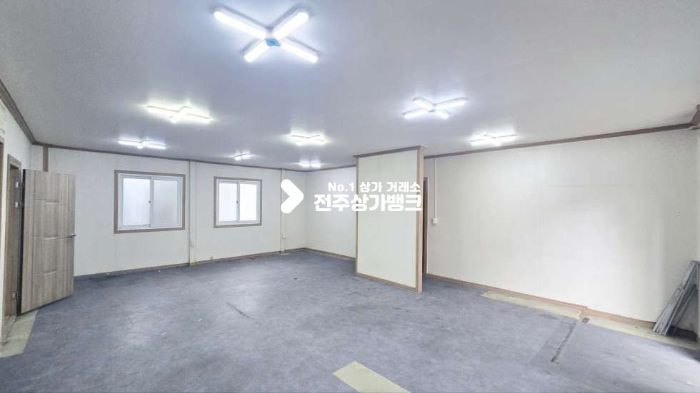 전북 전주완산구 효자동3가 서곡지구 1층 사무실 앞쪽 주차창 , 넒은평수대비 가격저렴 사무실 강력추천 월세 매물번호 16369 사진 2