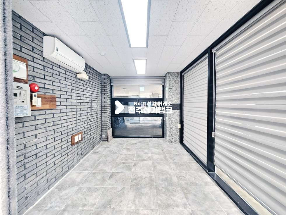 전북 전주완산구 중화산동2가 ●4평●1인샵●사무실추천!!●에어컨,블라인드설치● 월세 매물번호 16378 사진 1