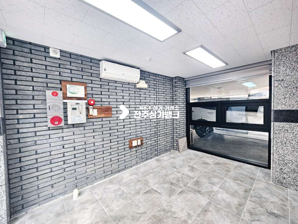 전북 전주완산구 중화산동2가 ●4평●1인샵●사무실추천!!●에어컨,블라인드설치● 월세 매물번호 16378 사진 2