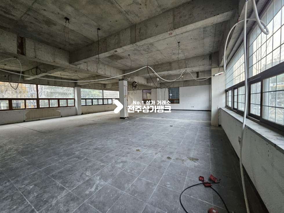 전북 전주완산구 중화산동2가 A 대로변2층/넓은상가/노출홍보/유동인구 차량 많은곳 월세 매물번호 13374 사진 3