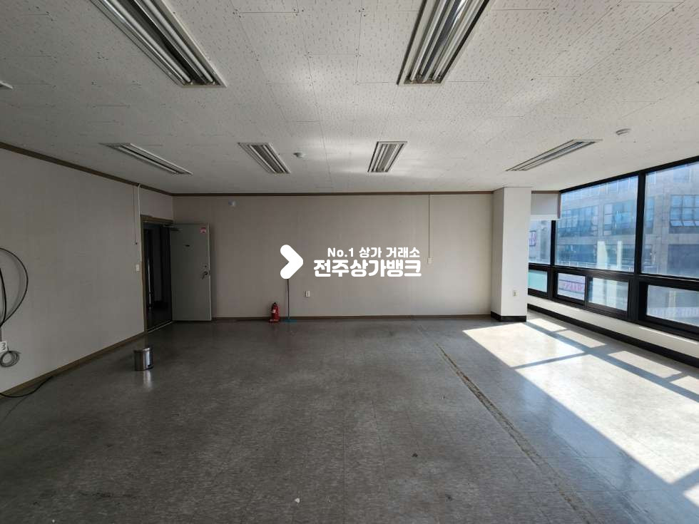 전북 전주완산구 효자동3가 JY 효자동3가 층단독사용 깔끔한 인테리어 양쪽 단독사용이 가능한 사무실임대 월세 매물번호 13198 사진 2