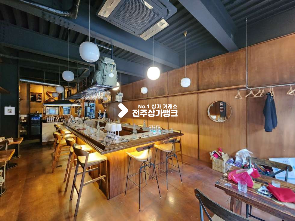 전북 전주완산구 효자동1가 삼천동 먹자골목 초입부근 선술집 양도양수 분위기좋은곳 ! 협의입주 가능합니다. 월세 매물번호 12969 사진 2