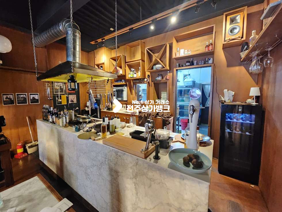 전북 전주완산구 효자동1가 삼천동 먹자골목 초입부근 선술집 양도양수 분위기좋은곳 ! 협의입주 가능합니다. 월세 매물번호 12969 사진 8