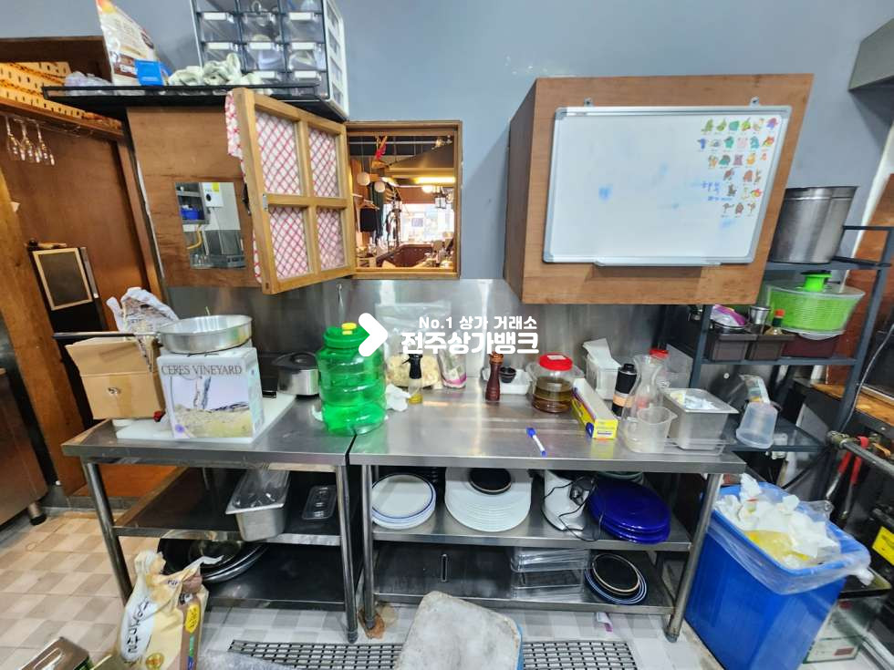 전북 전주완산구 효자동1가 삼천동 먹자골목 초입부근 선술집 양도양수 분위기좋은곳 ! 협의입주 가능합니다. 월세 매물번호 12969 사진 21