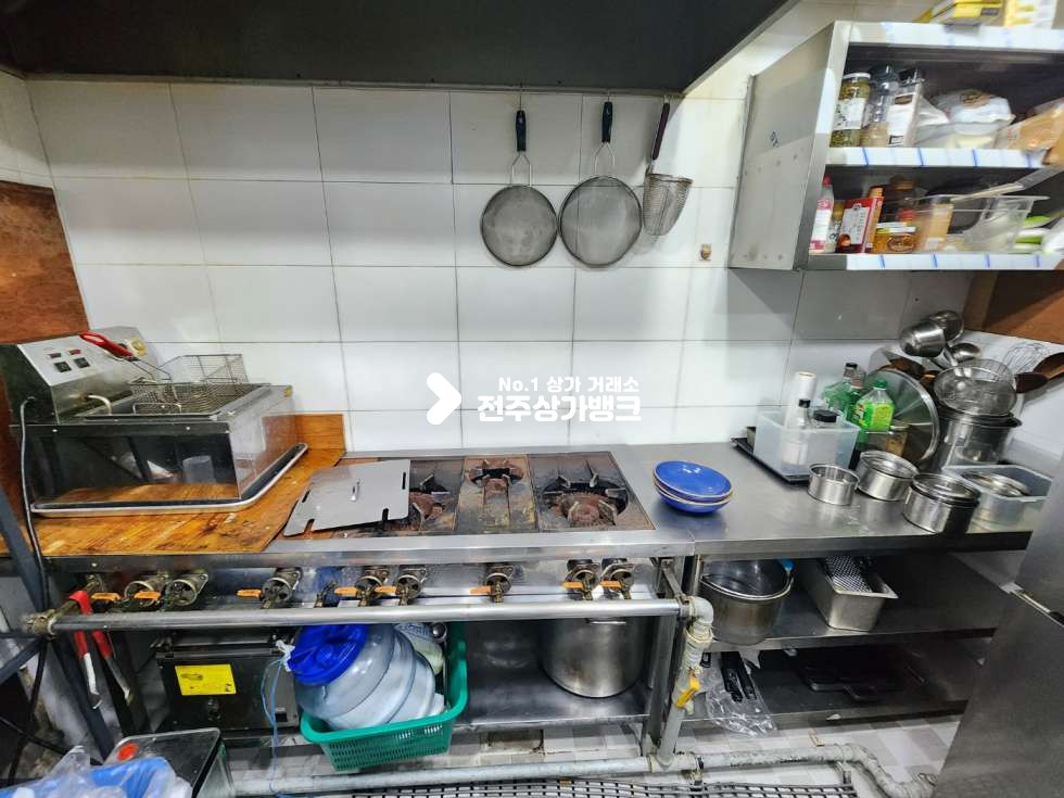 전북 전주완산구 효자동1가 삼천동 먹자골목 초입부근 선술집 양도양수 분위기좋은곳 ! 협의입주 가능합니다. 월세 매물번호 12969 사진 22