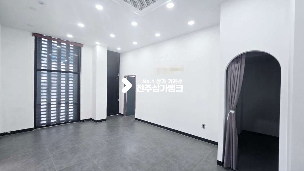 전북 전주완산구 효자동2가 효자동2가 아파트단지 많은 1층상가 임대 층고 높음 내부깔끔 즉시사용가능 ! 월세 매물번호 16420 사진 6