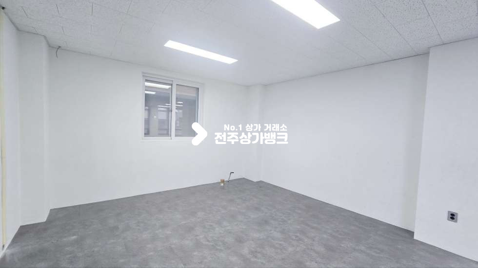 전북 전주완산구 효자동2가 효자동2가 내부깔끔한 2층 상가 48평형 즉시입주가능 ! 월세 매물번호 16421 사진 5