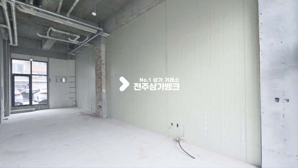 전북 전주완산구 효자동2가 효자동2가 내부깔끔철거된 1층상가 가시성좋으며 층고가높음 즉시입주가능 월세 매물번호 16423 사진 2