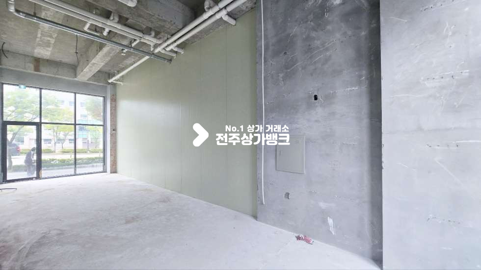 전북 전주완산구 효자동2가 효자동2가 내부깔끔철거된 1층상가 가시성좋으며 층고가높음 즉시입주가능 월세 매물번호 16423 사진 3