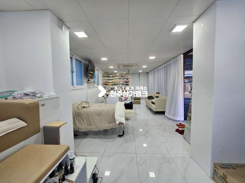 전북 전주덕진구 덕진동1가 상태 최상/바닥타일/손볼 곳 없는 깨끗한 상가 월세 매물번호 13325 사진 2