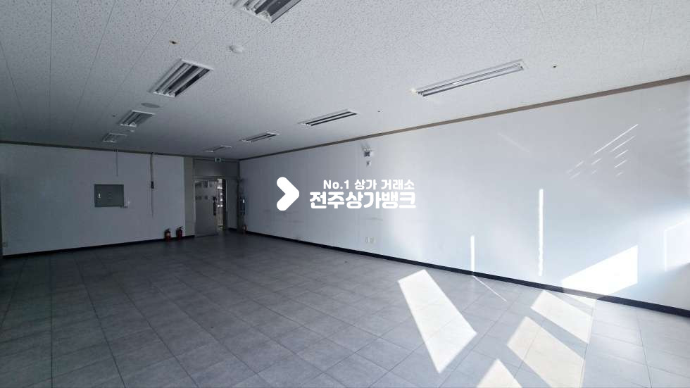 전북 전주완산구 효자동2가 효자동2가 룸분리 깔끔한 사무실 탕비실 완비 즉시입주가능 월세 매물번호 16443 사진 3