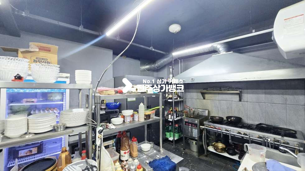 전북 전주완산구 중앙동1가 객리단길 유동인구많은 1층 가맥집양도양수 다른업종으로변경도가능 ! 권리금협의가능~ 월세 매물번호 16449 사진 9