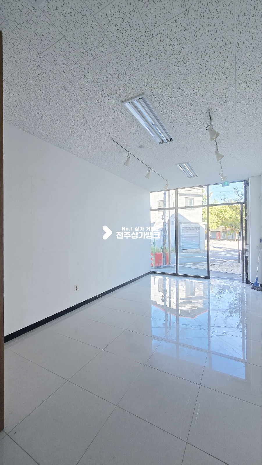 전북 전주완산구 서완산동1가 완산동 1층저렴한 상가임대 13평 내부깔끔 월세 매물번호 16460 사진 3