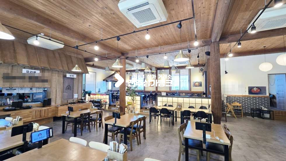전북 완주군 봉동읍 구미리 봉동 산업단지내 대형주차장 가지고있는 음식점 상가 월세 매물번호 16481 사진 2
