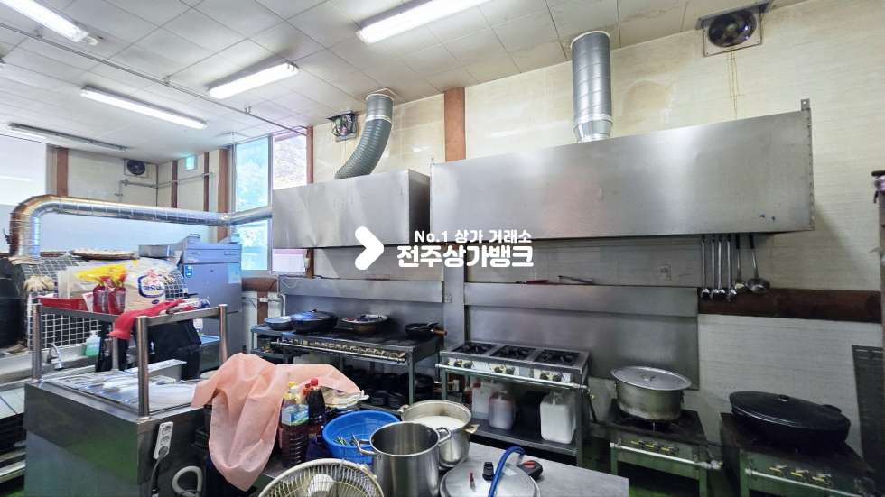 전북 완주군 봉동읍 구미리 봉동 산업단지내 대형주차장 가지고있는 음식점 상가 월세 매물번호 16481 사진 17