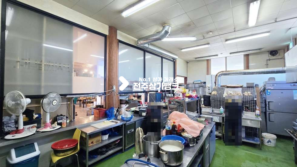 전북 완주군 봉동읍 구미리 봉동 산업단지내 대형주차장 가지고있는 음식점 상가 월세 매물번호 16481 사진 18