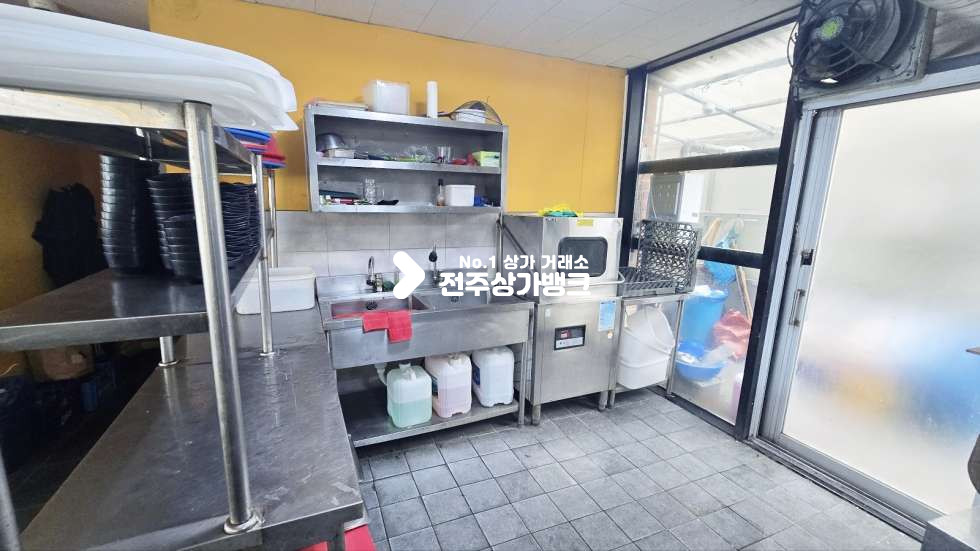전북 전주완산구 효자동3가 전주대 부근 저렴한권리금 넒은 주차장 가지고있는 음식점상가 양도양수 월세 매물번호 16482 사진 6