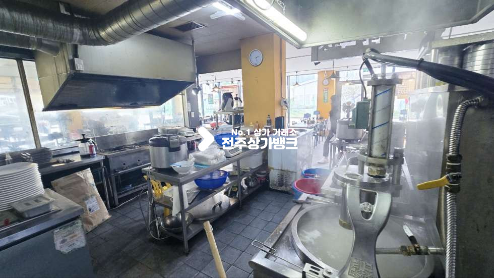 전북 전주완산구 효자동3가 전주대 부근 저렴한권리금 넒은 주차장 가지고있는 음식점상가 양도양수 월세 매물번호 16482 사진 10