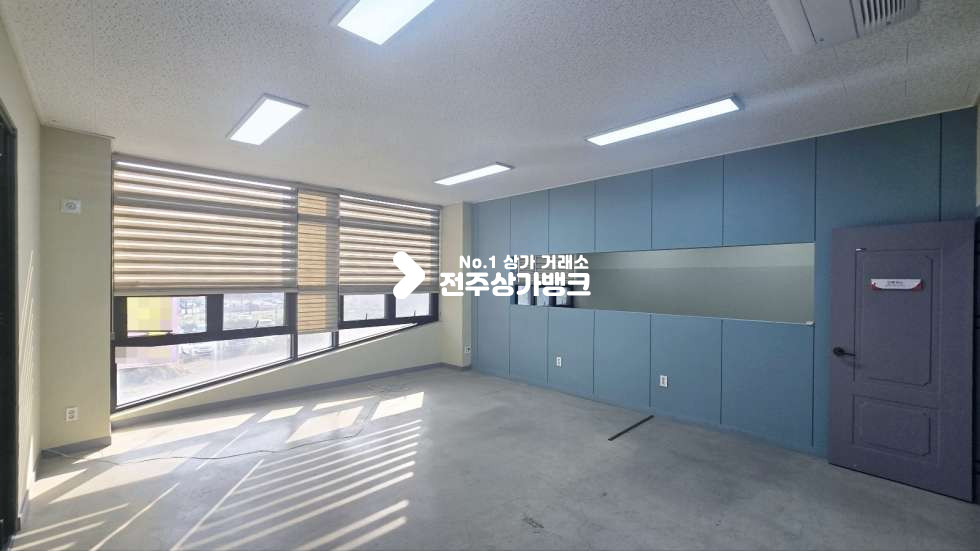 전북 전주완산구 효자동2가 효자동 신시가지 내부 깔끔인테리어 에어컨7대 설치 룸분리 무권리금 즉시입주가능 ! 월세 매물번호 16483 사진 5