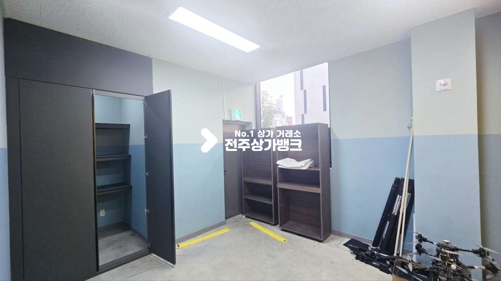 전북 전주완산구 효자동2가 효자동 신시가지 내부 깔끔인테리어 에어컨7대 설치 룸분리 무권리금 즉시입주가능 ! 월세 매물번호 16483 사진 13