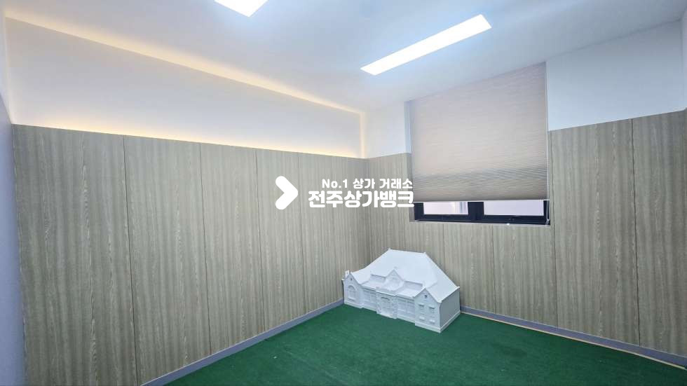 전북 전주완산구 효자동2가 효자동 신시가지 내부 깔끔인테리어 에어컨7대 설치 룸분리 무권리금 즉시입주가능 ! 월세 매물번호 16483 사진 15